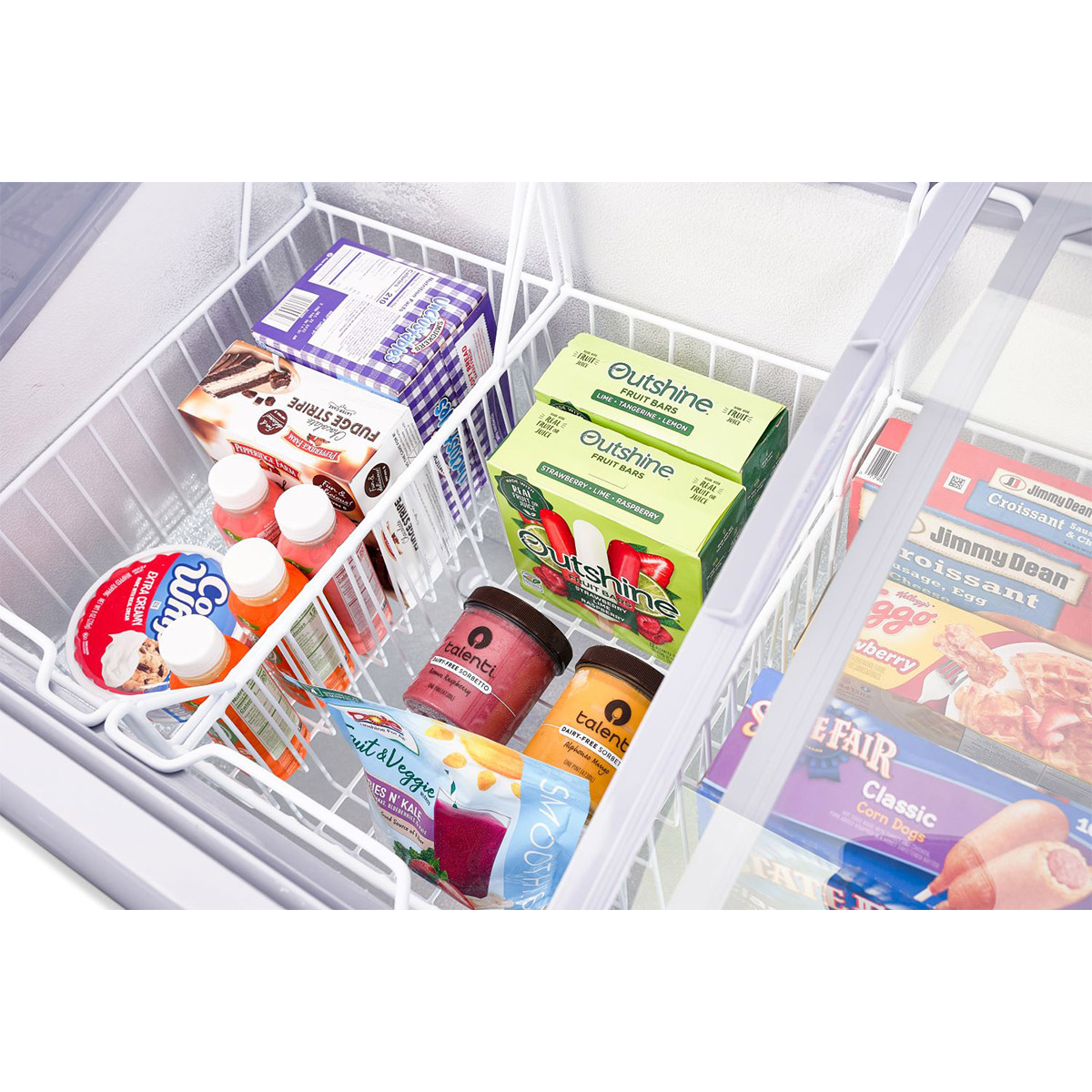 PFR740G_curved_chest_freezer_interior